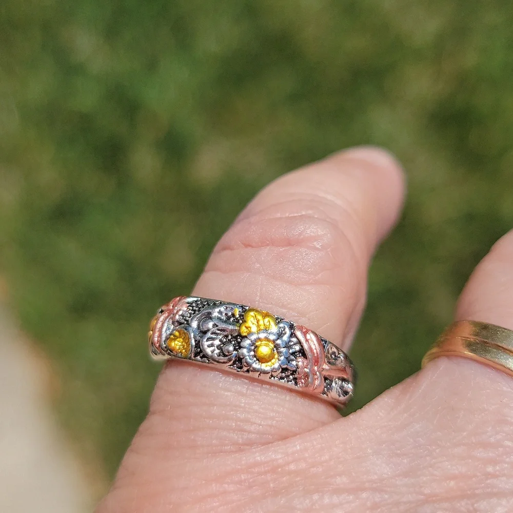 Carved Ring Sunflower Dragonfly Retro Colors Boho Size 7 Size 9 New - Picture 9 of 13